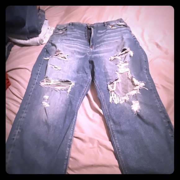 American Eagle Outfitters Denim - AE Mom Jeans (short length)